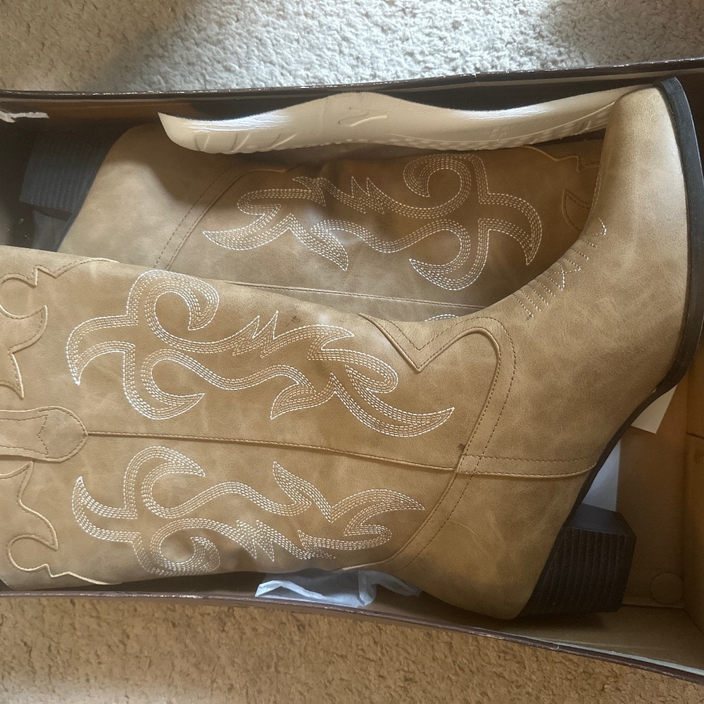 Women’s western boots
